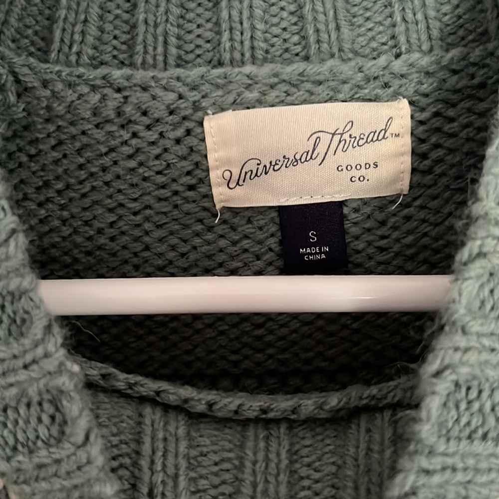 Universal Threads Crochet Turtle Neck | Size Small | Like New Condition - Picture 3 of 3